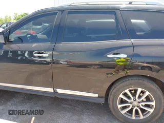 2014 Nissan Pathfinder SV z VIN 5N1AR2MMXEC684429, wystawiony jako IAAI lot #42233673 z przebiegiem 135 593 mil mil oraz . Historia ofert i sprzedaży dostępna na DreamBid. Obrazek 14.