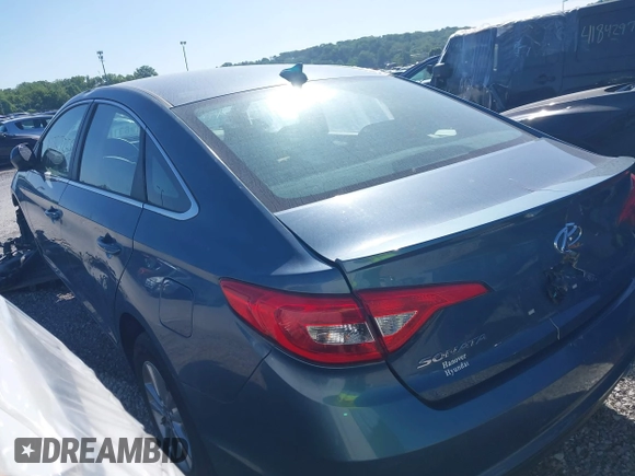 2016 Hyundai Sonata SE z VIN 5NPE24AF1GH268000, wystawiony jako IAAI lot #41757358 z przebiegiem Nie podano mil oraz . Historia ofert i sprzedaży dostępna na DreamBid. Obrazek 3.
