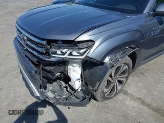 2020 Volkswagen Atlas SEL Premium z VIN 1V2NE2CA0LC224717, wystawiony jako IAAI lot #42151750 z przebiegiem 47 544 mil mil oraz . Historia ofert i sprzedaży dostępna na DreamBid. Obrazek 6.
