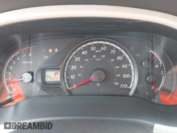 2011 Toyota Sienna LE AAS with VIN 5TDKK3DC7BS007097, listed as a IAAI auction lot 41802056 with 170,471 mi miles. Bid and sale history available at carsss.com. Image 7.