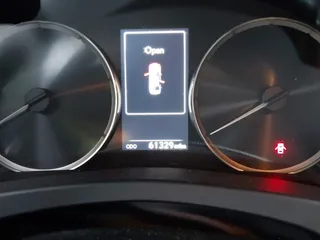2017 Lexus IS 300 z VIN JTHCM1D27H5018978, wystawiony jako IAAI lot #38389583 z przebiegiem 61 329 mil mil oraz . Historia ofert i sprzedaży dostępna na DreamBid. Obrazek 15.