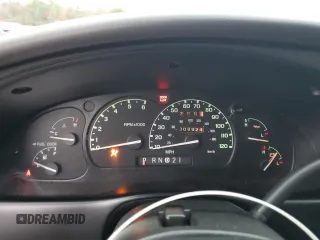 1999 Ford Explorer XLT z VIN 1FMZU32E6XZB83945, wystawiony jako Copart lot #85654724 z przebiegiem 308 924 mil mil oraz Szkoda całkowita • Salvage title. Historia ofert i sprzedaży dostępna na DreamBid. Obrazek 9.