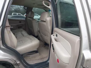 2002 Chevrolet Tahoe LT with VIN 1GNEC13Z22J256805, listed as a IAAI auction lot 41302460 with 249,578 mi miles. Bid and sale history available at carsss.com. Image 8.