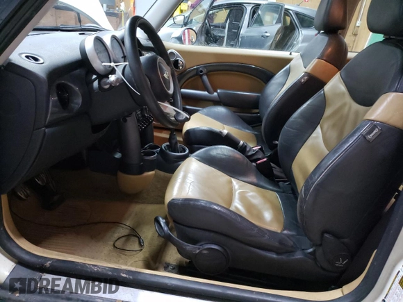 2005 MINI Hardtop S with VIN WMWRE33485TD93762, listed as a Copart auction lot 52388305 with 94,715 mi miles and Clean Title. Bid and sale history available at DreamBid. Image 7.