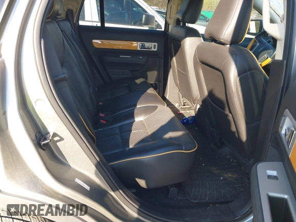 2008 Lincoln MKX with VIN 2LMDU68C98BJ12197, listed as a IAAI auction lot 41883988 with 147,142 mi miles. Bid and sale history available at carsss.com. Image 8.