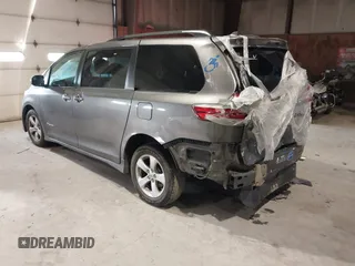 2018 Toyota Sienna LE Auto Access Seat with VIN 5TDKZ3DC4JS906025, listed as a IAAI auction lot 41078552 with 227,565 mi miles. Bid and sale history available at carsss.com. Image 3.