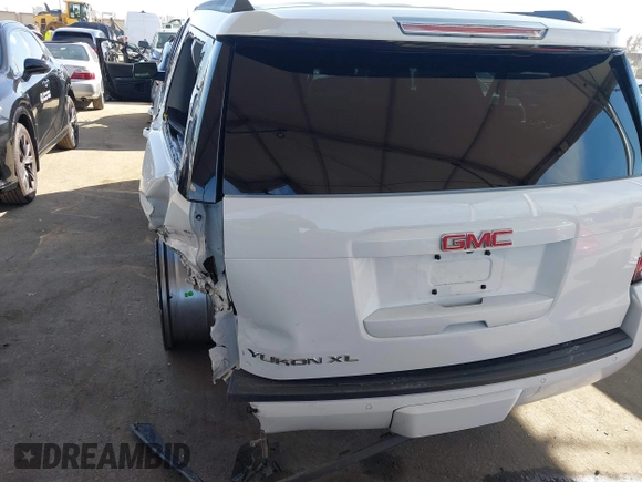2017 GMC Yukon XL SLT with VIN 1GKS2GKC5HR403907, listed as a IAAI auction lot 41835784 with 46,004 mi miles. Bid and sale history available at carsss.com. Image 19.