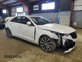 2022 Cadillac CT4-V z VIN 1G6DH5RL5N0115708, wystawiony jako Copart lot #47453785 z przebiegiem 47 152 mil mil oraz Tytuł czysty. Historia ofert i sprzedaży dostępna na DreamBid. Obrazek 4.