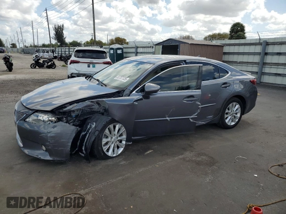 2013 Lexus ES 300h Hybrid with VIN JTHBW1GG1D2013994, listed as a Copart auction lot 53707125 with 132,013 mi miles and Salvage Title. Bid and sale history available at carsss.com. Image 1.