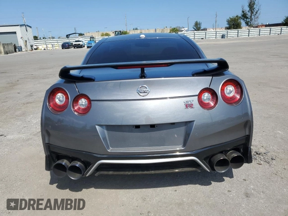 2014 Nissan GT-R Premium z VIN JN1AR5EF0EM270336, wystawiony jako Copart lot #53300865 z przebiegiem 18 769 mil mil oraz Tytuł czysty. Historia ofert i sprzedaży dostępna na DreamBid. Obrazek 6.