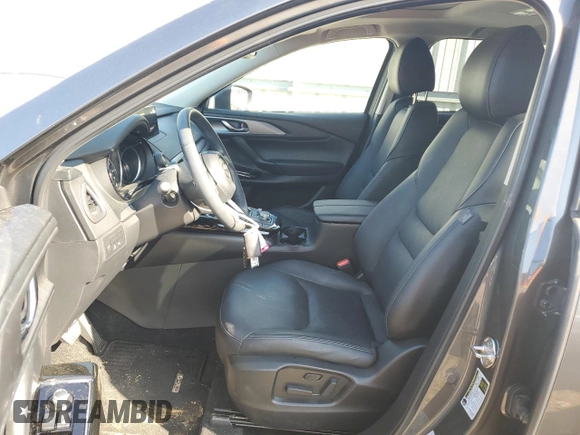 2023 Mazda CX-9 Touring с VIN JM3TCBCY6P0641298, выставлен на аукционе Copart как лот 58683415 с пробегом 16 754 миль миль и Списание • Salvage title. История ставок и продаж доступна на DreamBid. Изображение 7.