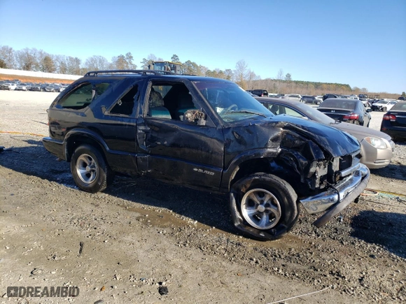 2000 Chevrolet Blazer LS with VIN 1GNCS18W4YK247518, listed as a Copart auction lot 79686403 with 235,660 mi miles and Non Repairable. Bid and sale history available at carsss.com. Image 4.