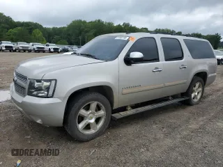 2008 Chevrolet Suburban with VIN 1GNFC16Y68R114135, listed as a Copart auction lot 61040195 with 229,725 mi miles and Clean title. Bid and sale history available at DreamBid. Image 1.