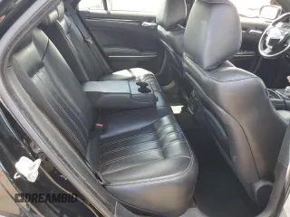 2022 Chrysler 300 S z VIN 2C3CCABG2NH111659, wystawiony jako Copart lot #50275975 z przebiegiem 34 926 mil mil oraz Szkoda całkowita • Salvage title. Historia ofert i sprzedaży dostępna na DreamBid. Obrazek 10.