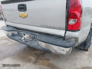 2005 Chevrolet Silverado 1500 Work Truck with VIN 1GCEC14X35Z189059, listed as a IAAI auction lot 41624369 with 201,053 mi miles. Bid and sale history available at carsss.com. Image 20.