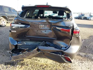 2024 Toyota Highlander LE z VIN 5TDKDRAH0RS528587, wystawiony jako IAAI lot #42002196 z przebiegiem 9 363 mil mil oraz . Historia ofert i sprzedaży dostępna na DreamBid. Obrazek 6.