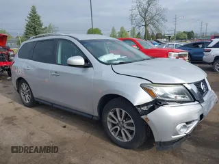 2015 Nissan Pathfinder S z VIN 5N1AR2MM7FC688083, wystawiony jako IAAI lot #42156969 z przebiegiem 99 752 mil mil oraz . Historia ofert i sprzedaży dostępna na DreamBid. Obrazek 1.