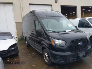 2022 Ford Transit Cargo z VIN 1FTBR3U85NKA64644, wystawiony jako IAAI lot #41006811 z przebiegiem 101 658 mil mil oraz . Historia ofert i sprzedaży dostępna na DreamBid. Obrazek 1.