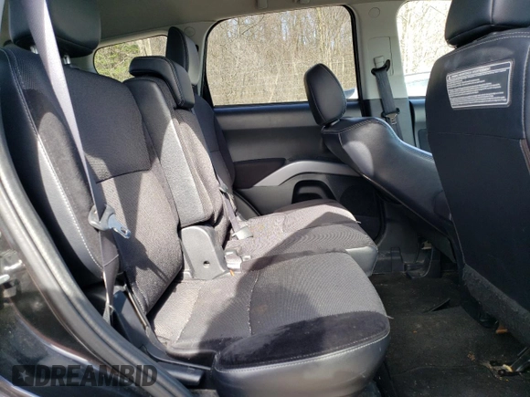 2012 Mitsubishi Outlander SE z VIN JA4AS3AW8CU026212, wystawiony jako Copart lot #49548135 z przebiegiem 178 701 mil mil oraz Czysty tytuł • Clean title. Historia ofert i sprzedaży dostępna na DreamBid. Obrazek 11.