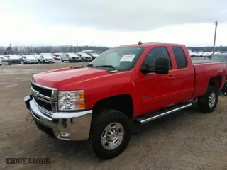 2008 Chevrolet Silverado 2500HD LT w/2LT with VIN 1GCHK29648E183188, listed as a IAAI auction lot 41244937 with 133,914 mi miles. Bid and sale history available at carsss.com. Image 17.