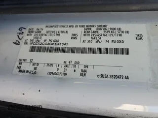 2016 Ford Transit z VIN 1FDZX2CG3GKB41341, wystawiony jako Copart lot #50385075 z przebiegiem 252 009 mil mil oraz Szkoda całkowita • Salvage title. Historia ofert i sprzedaży dostępna na DreamBid. Obrazek 14.