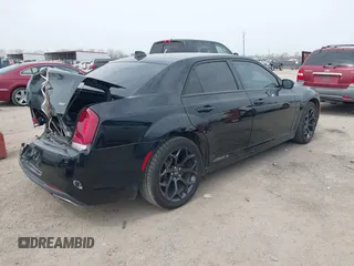 2019 Chrysler 300 Touring with VIN 2C3CCAAG7KH590626, listed as a IAAI auction lot 41769577 with 61,343 mi miles. Bid and sale history available at carsss.com. Image 4.