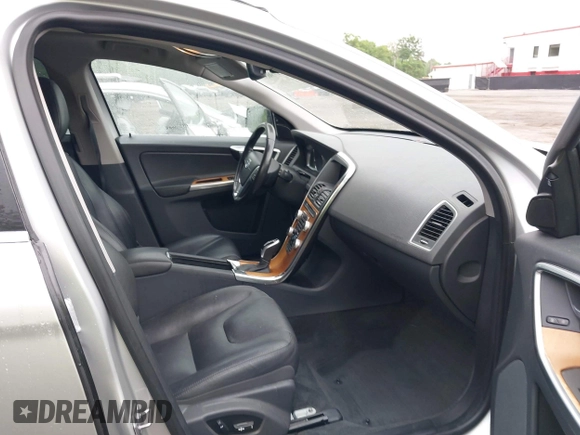 2017 Volvo XC60 Inscription с VIN YV440MRU6H2177633, выставлен на аукционе IAAI как лот 42179657 с пробегом 133 422 миль миль и . История ставок и продаж доступна на DreamBid. Изображение 5.