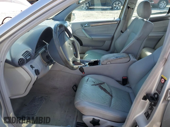 2004 Mercedes-Benz C 230 Kompressor z VIN WDBRF40J44F449334, wystawiony jako Copart lot #55531205 z przebiegiem 234 285 mil mil oraz Szkoda całkowita • Salvage title. Historia ofert i sprzedaży dostępna na DreamBid. Obrazek 7.