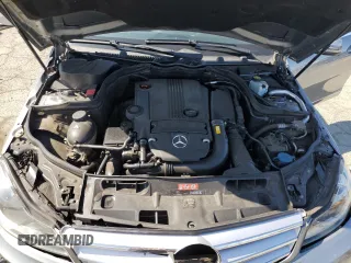 2012 Mercedes-Benz C 250 Sport z VIN WDDGF4HB1CA651815, wystawiony jako Copart lot #62311975 z przebiegiem 80 577 mil mil oraz Szkoda całkowita • Salvage title. Historia ofert i sprzedaży dostępna na DreamBid. Obrazek 11.