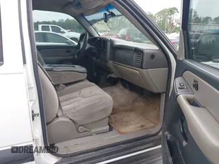 2003 Chevrolet Tahoe LS z VIN 1GNEC13Z53R173663, wystawiony jako IAAI lot #42695621 z przebiegiem 431 013 mil mil oraz . Historia ofert i sprzedaży dostępna na DreamBid. Obrazek 5.
