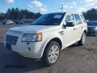 2010 Land Rover LR2 HSE z VIN SALFR2BN2AH195986, wystawiony jako IAAI lot #41074402 z przebiegiem Nie podano mil oraz . Historia ofert i sprzedaży dostępna na DreamBid. Obrazek 2.