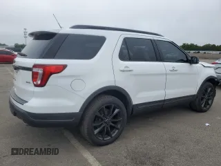 2019 Ford Explorer XLT z VIN 1FM5K8D84KGA57144, wystawiony jako Copart lot #60521115 z przebiegiem 131 517 mil mil oraz Szkoda całkowita • Salvage title. Historia ofert i sprzedaży dostępna na DreamBid. Obrazek 3.