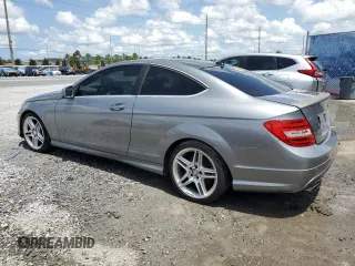 2013 Mercedes-Benz C 250 z VIN WDDGJ4HBXDG089068, wystawiony jako Copart lot #59418245 z przebiegiem 87 912 mil mil oraz Szkoda całkowita • Salvage title. Historia ofert i sprzedaży dostępna na DreamBid. Obrazek 2.