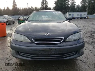 2001 Lexus ES 300 with VIN JT8BF28G015105905, listed as a Copart auction lot 46183805 with 202,449 mi miles and Salvage Title. Bid and sale history available at DreamBid. Image 5.