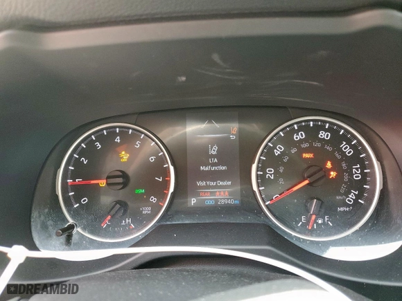 2022 Toyota RAV4 XLE with VIN 2T3W1RFV3NW209301, listed as a Copart auction lot 50494545 with 28,940 mi miles and Salvage Title. Bid and sale history available at carsss.com. Image 9.