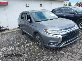 2019 Mitsubishi Outlander SE z VIN JA4AD3A34KJ001176, wystawiony jako IAAI lot #42274238 z przebiegiem 109 316 mil mil oraz . Historia ofert i sprzedaży dostępna na DreamBid. Obrazek 1.