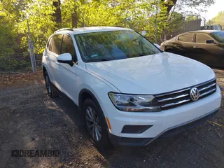 2020 Volkswagen Tiguan S с VIN 3VV1B7AX5LM010741, выставлен на аукционе IAAI как лот 42030616 с пробегом 104 533 миль миль и . История ставок и продаж доступна на DreamBid. Изображение 1.