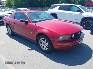 2005 Ford Mustang Deluxe z VIN 1ZVFT80N455125487, wystawiony jako IAAI lot #42565249 z przebiegiem 189 093 mil mil oraz . Historia ofert i sprzedaży dostępna na DreamBid. Obrazek 1.
