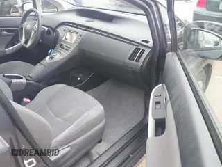 2013 Toyota Prius One z VIN JTDKN3DU4D5677392, wystawiony jako IAAI lot #42050842 z przebiegiem 169 732 mil mil oraz . Historia ofert i sprzedaży dostępna na DreamBid. Obrazek 5.