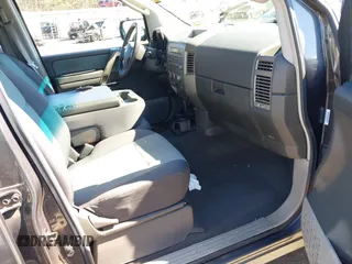 2004 Nissan Titan LE with VIN 1N6AA07A04N552555, listed as a IAAI auction lot 41574888 with 331,574 mi miles and . Bid and sale history available at DreamBid. Image 5.