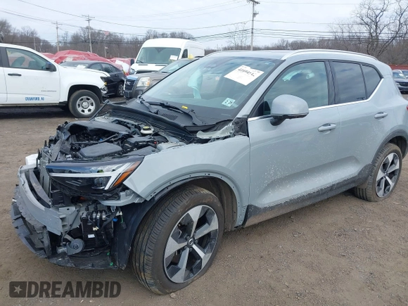 2024 Volvo XC40 Plus Bright Theme with VIN YV4L12UE4R2307794, listed as a IAAI auction lot 41694542 with 11,516 mi miles. Bid and sale history available at carsss.com. Image 18.