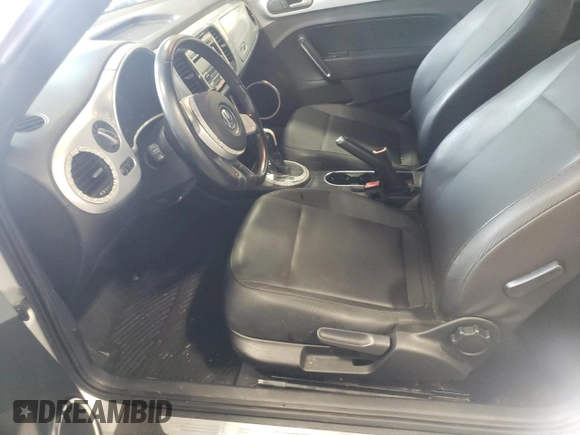 2012 Volkswagen Beetle 2.5L PZEV with VIN 3VWJP7AT8CM603469, listed as a Copart auction lot 56371425 with 97,575 mi miles and Clean title. Bid and sale history available at DreamBid. Image 7.