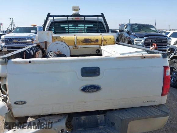 2015 Ford F-250 XLT с VIN 1FT7X2B62FEC35521, выставлен на аукционе IAAI как лот 42062782 с пробегом Не указан миль и . История ставок и продаж доступна на DreamBid. Изображение 15.