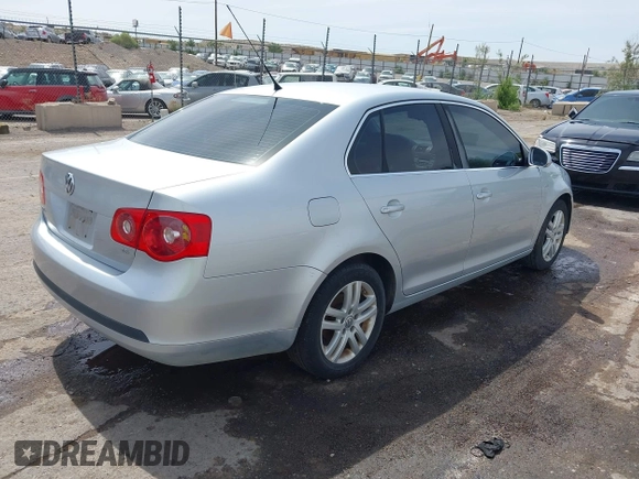 2007 Volkswagen Jetta Wolfsburg Edition с VIN 3VWEF81K57M189364, выставлен на аукционе IAAI как лот 42368801 с пробегом 193 951 миль миль и . История ставок и продаж доступна на DreamBid. Изображение 4.