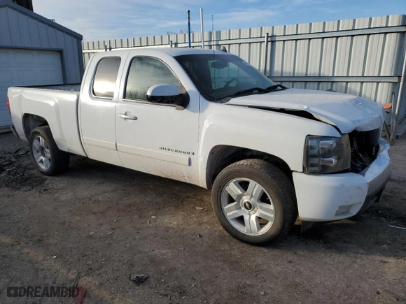 2008 Chevrolet Silverado 1500 LT w/1LT with VIN 2GCEC19J381327958, listed as a Copart auction lot 43563825 with 103,391 mi miles and Salvage Title. Bid and sale history available at carsss.com. Image 4.