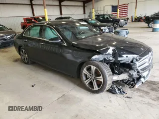 2019 Mercedes-Benz E-Class E 300 with VIN WDDZF4KB8KA528772, listed as a Copart auction lot 46392773 with 33,236 mi miles. Bid and sale history available at carsss.com. Image 4.