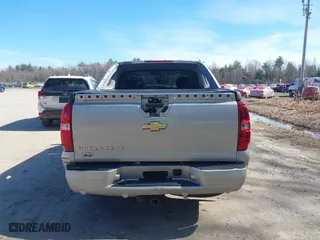 2007 Chevrolet Avalanche LTZ with VIN 3GNFK12357G123484, listed as a IAAI auction lot 41881886 with 181,223 mi miles. Bid and sale history available at carsss.com. Image 15.