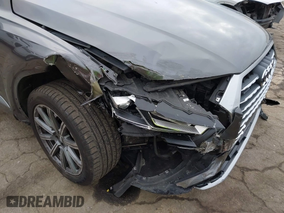 2018 Audi Q7 Premium Plus with VIN WA1LAAF73JD051839, listed as a IAAI auction lot 41764176 with 58,557 mi miles. Bid and sale history available at carsss.com. Image 6.