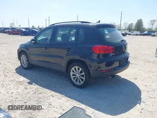 2017 Volkswagen Tiguan S z VIN WVGBV7AX8HK049943, wystawiony jako IAAI lot #42055240 z przebiegiem 113 330 mil mil oraz . Historia ofert i sprzedaży dostępna na DreamBid. Obrazek 3.