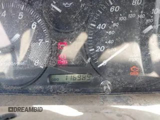 2000 Mazda MX-5 Miata z VIN JM1NB3536Y0142627, wystawiony jako IAAI lot #42820470 z przebiegiem 116 989 mil mil oraz . Historia ofert i sprzedaży dostępna na DreamBid. Obrazek 7.